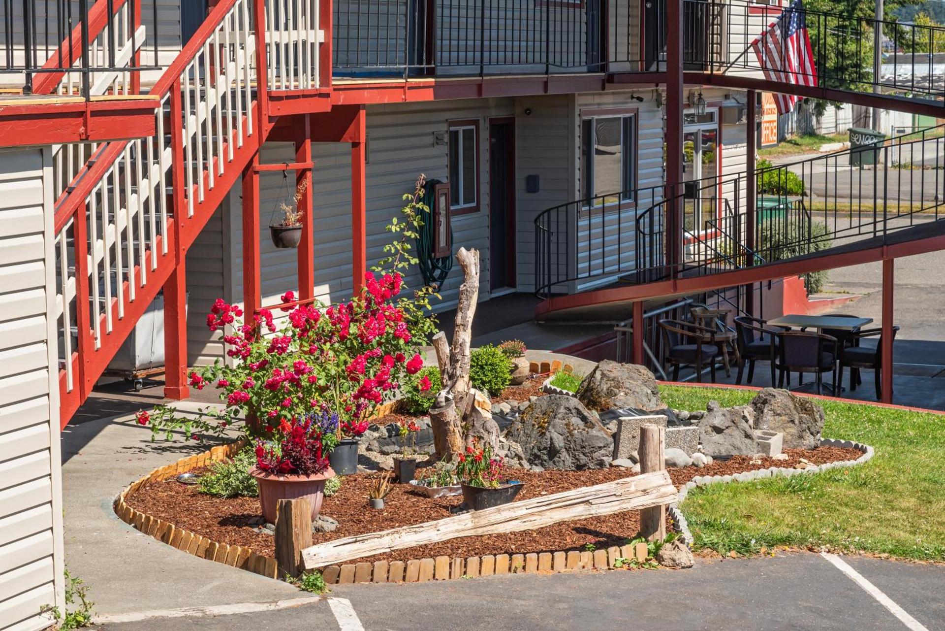 Riviera Inn photo 9
