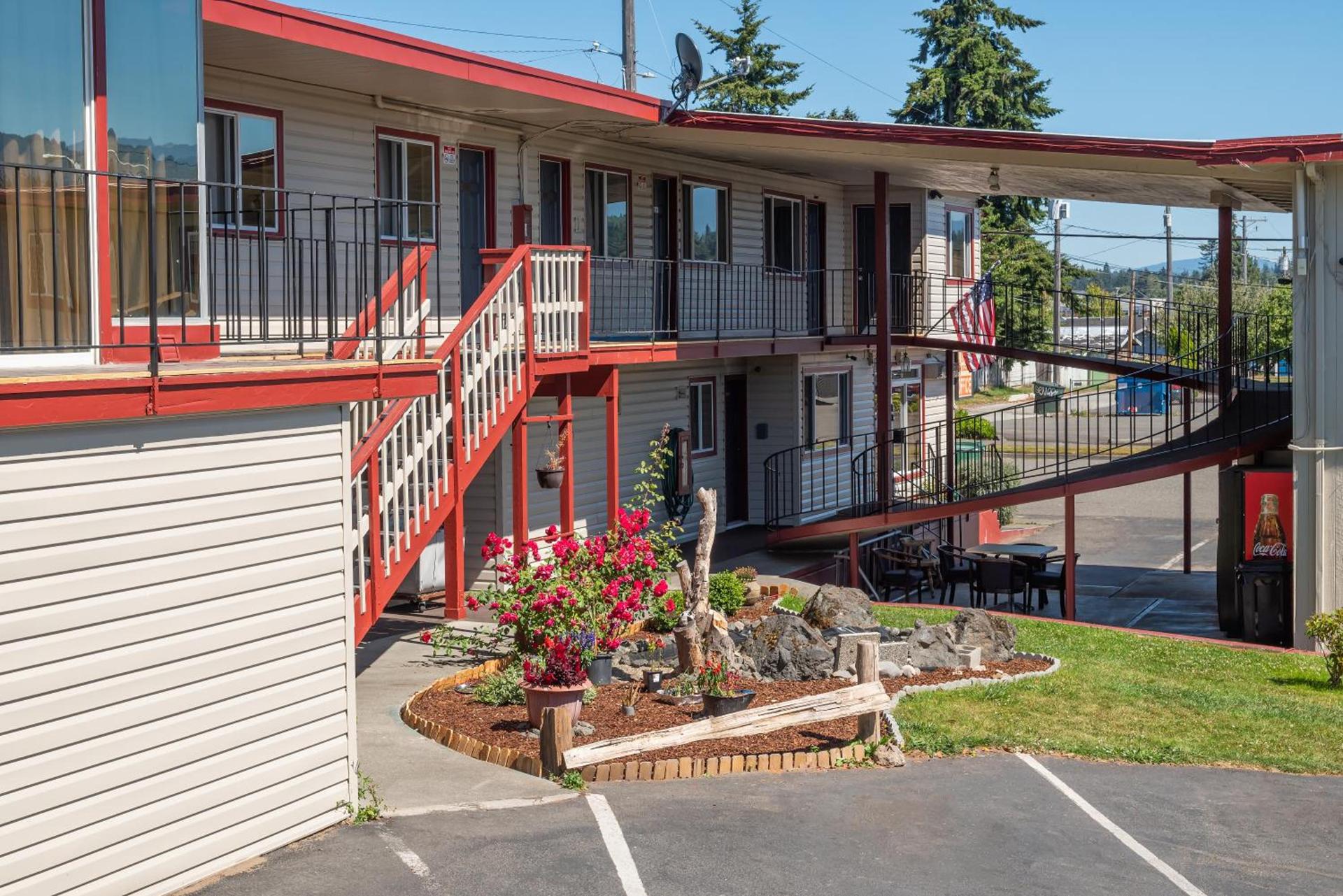 Riviera Inn photo 24