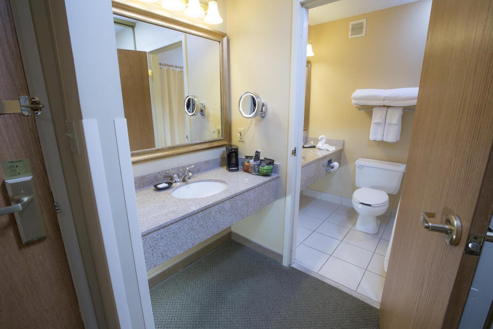 Swan Lake Resort photo 6