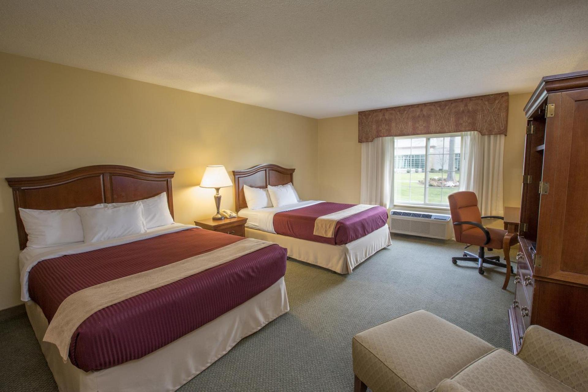 Swan Lake Resort photo 8