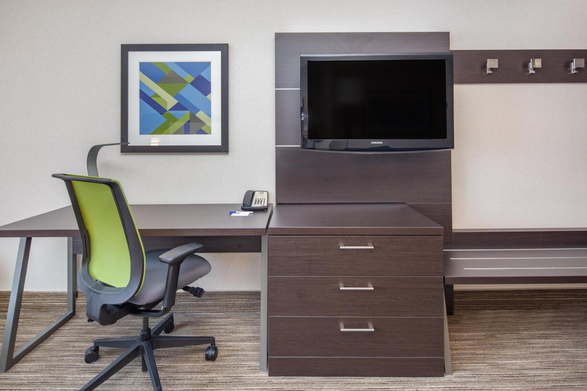 Holiday Inn Express Hotel & Suites Bishop by IHG photo 18