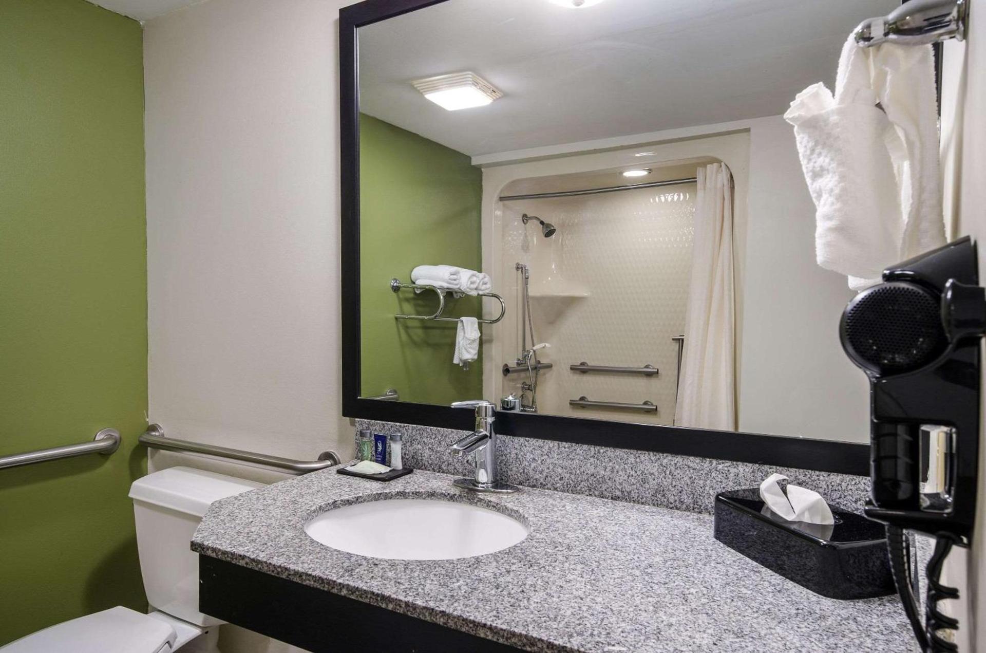 Sleep Inn Hanes Mall photo 20