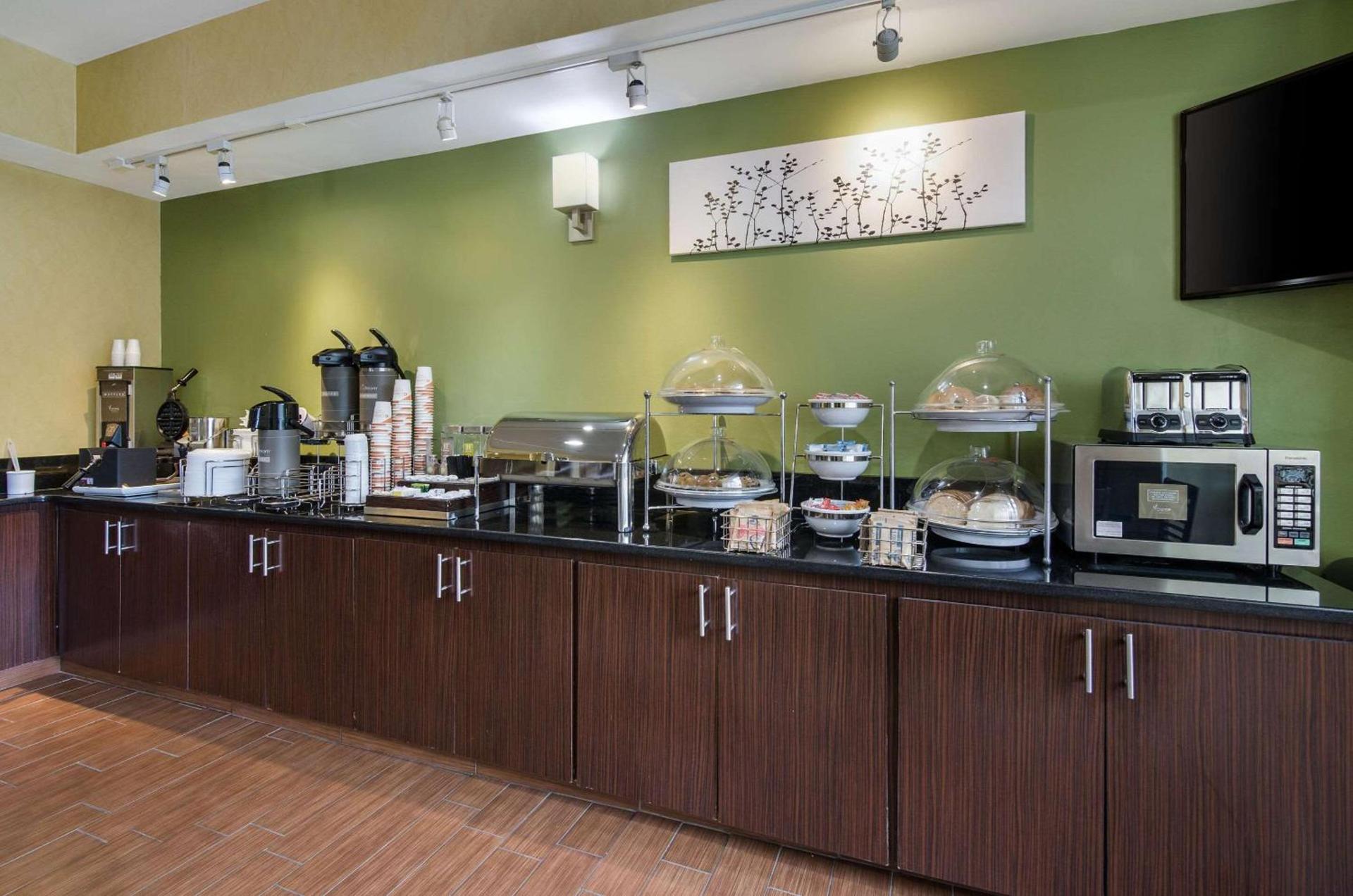 Sleep Inn Hanes Mall photo 27