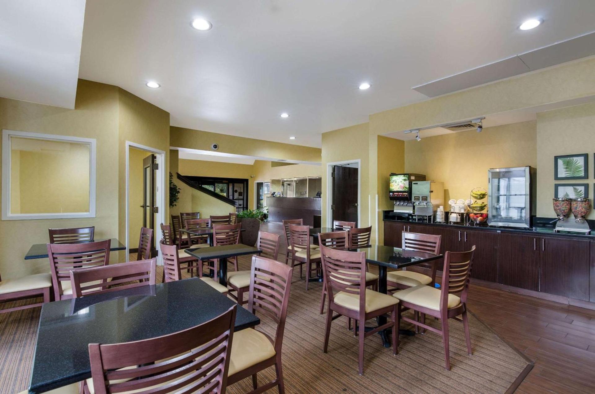 Sleep Inn Hanes Mall photo 28