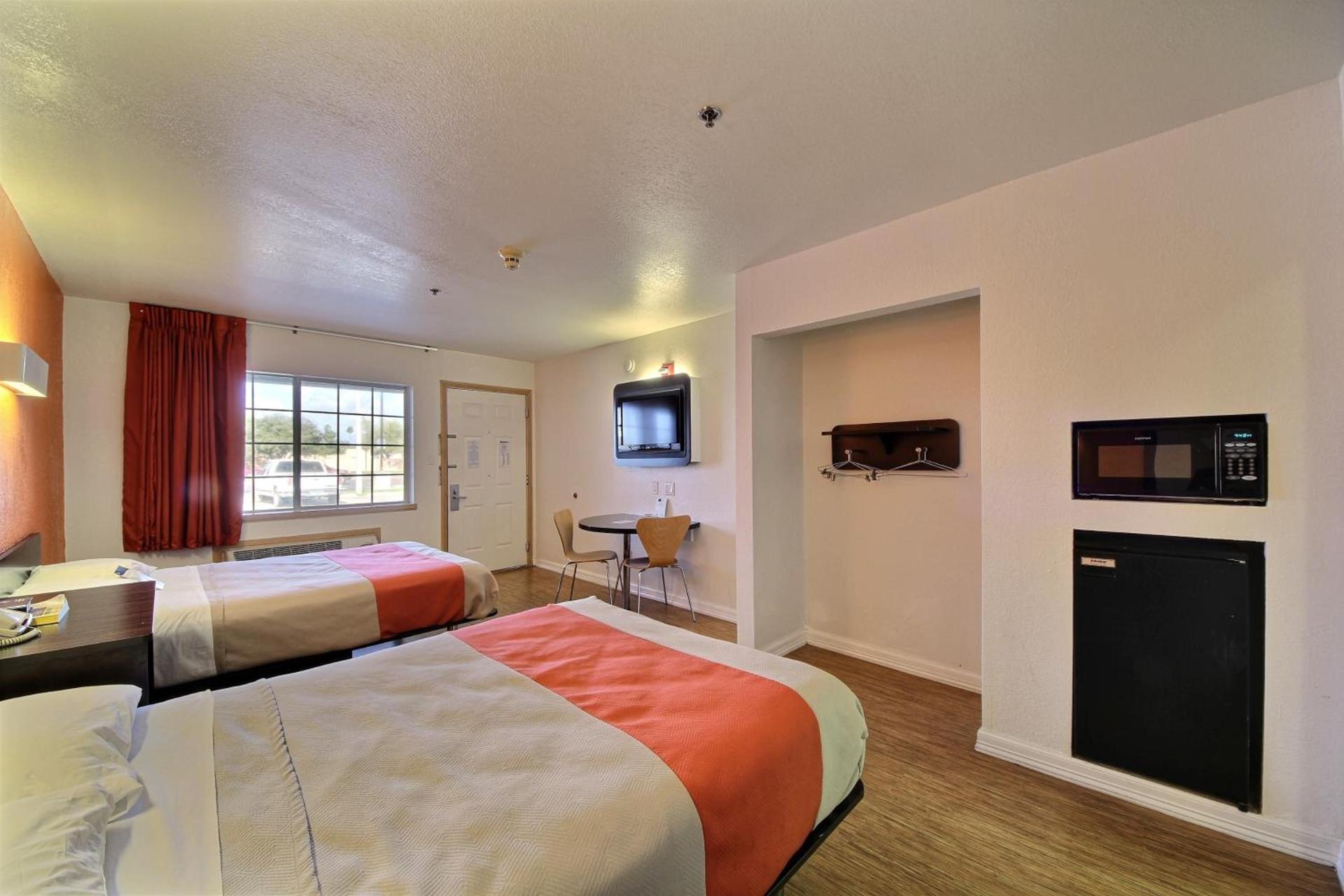 Motel 6-Edinburg, TX photo 38