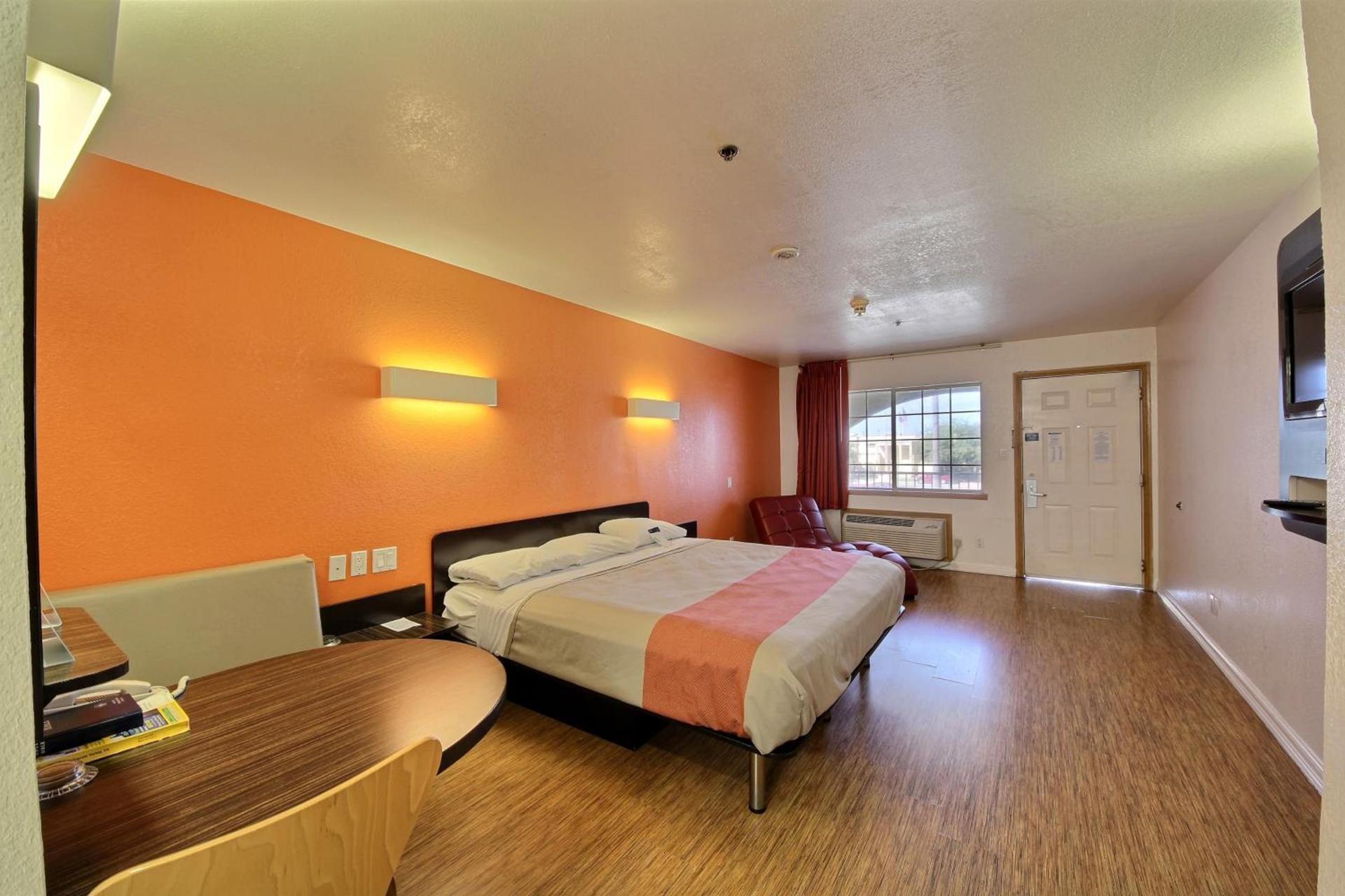 Motel 6-Edinburg, TX photo 47