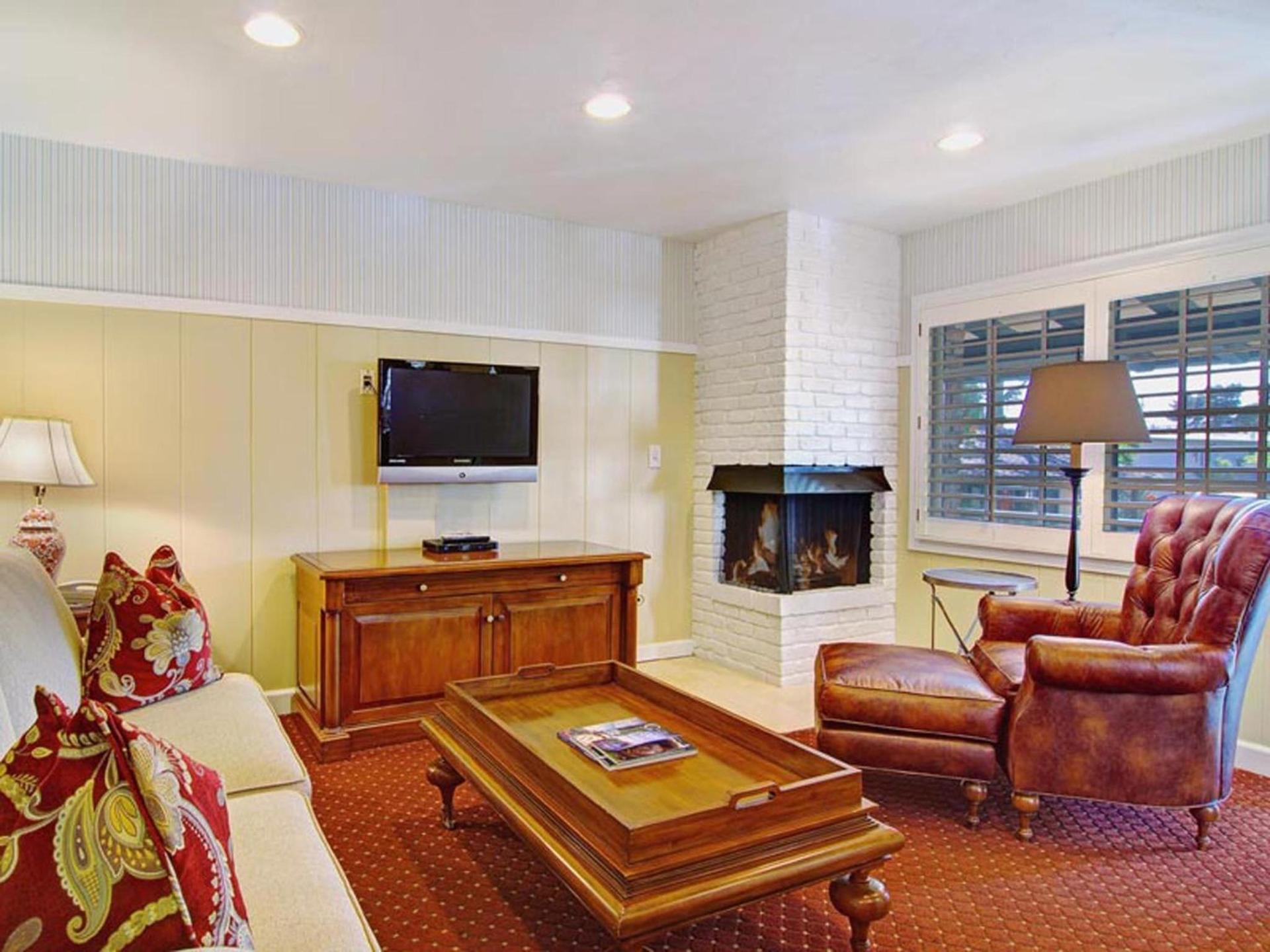 Wayside Inn photo 11