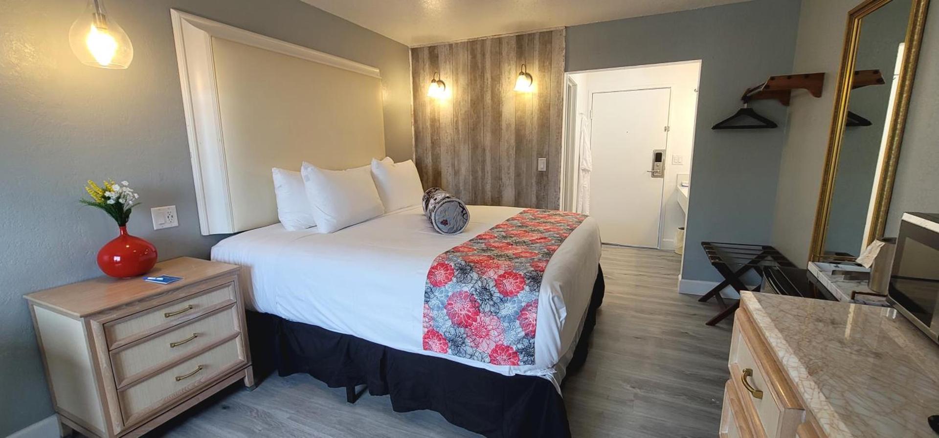 Dragonfly Inn & Suites photo 24