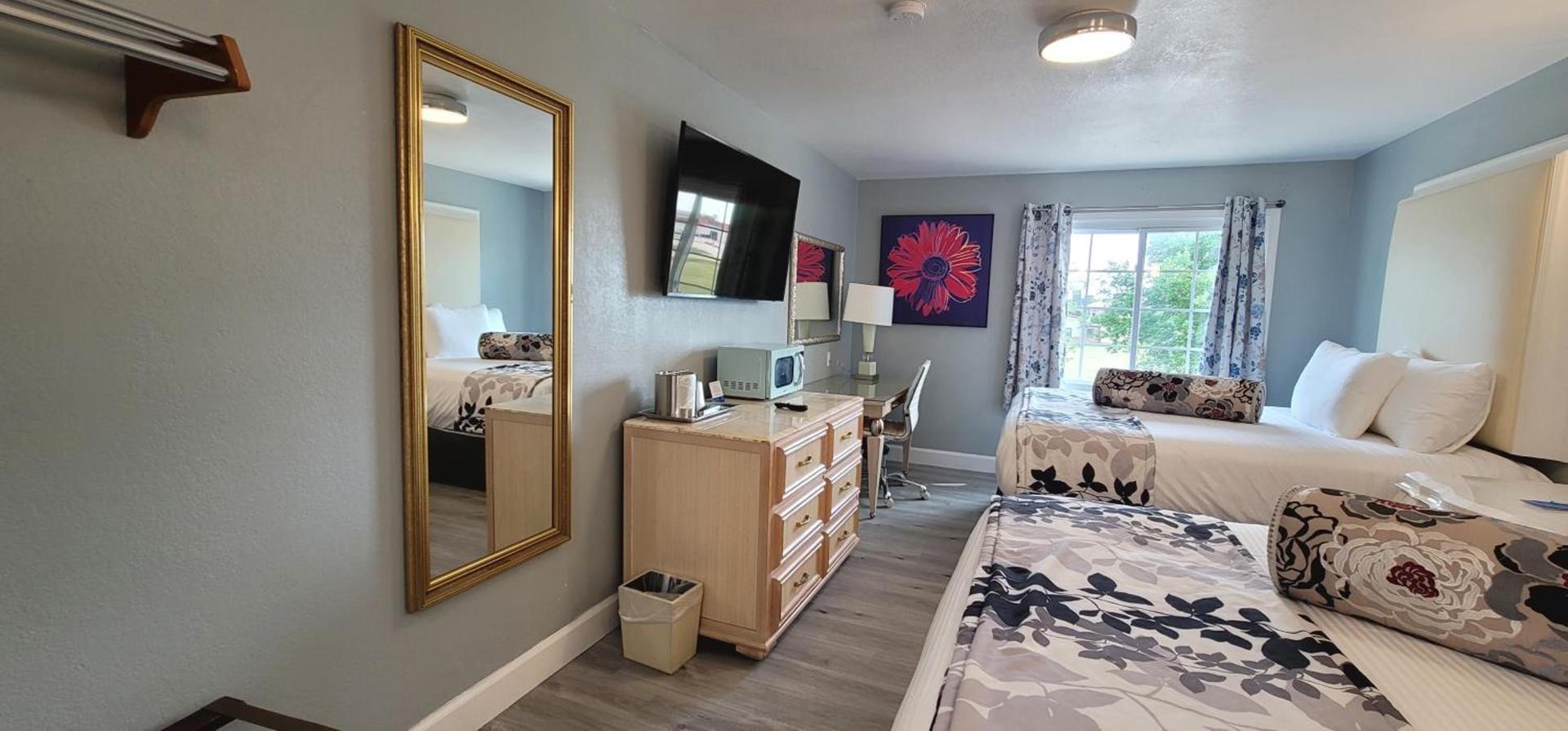 Dragonfly Inn & Suites photo 12