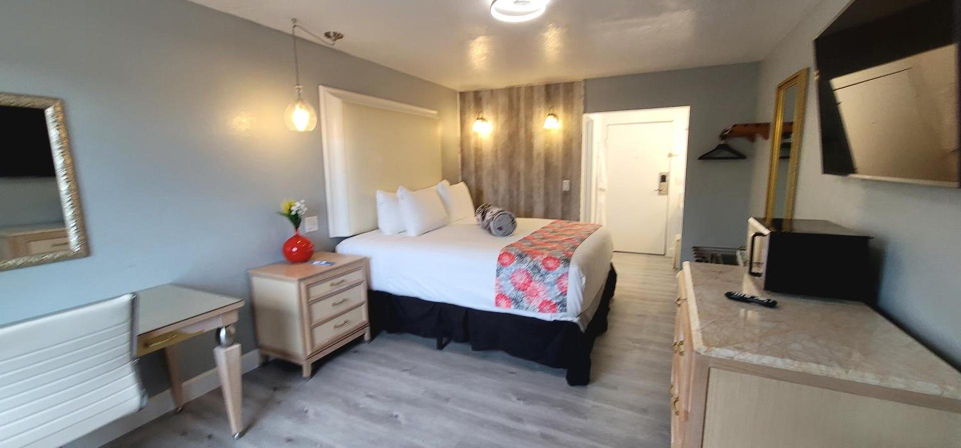Dragonfly Inn & Suites photo 35