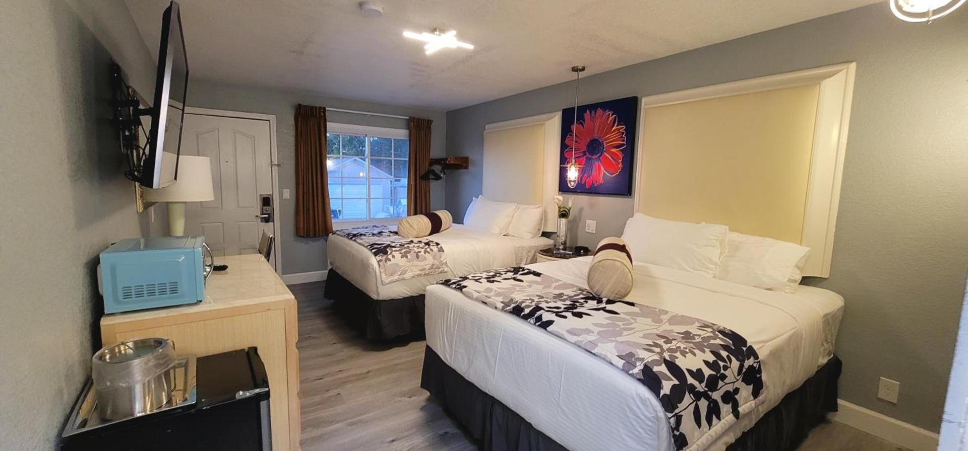 Dragonfly Inn & Suites photo 47