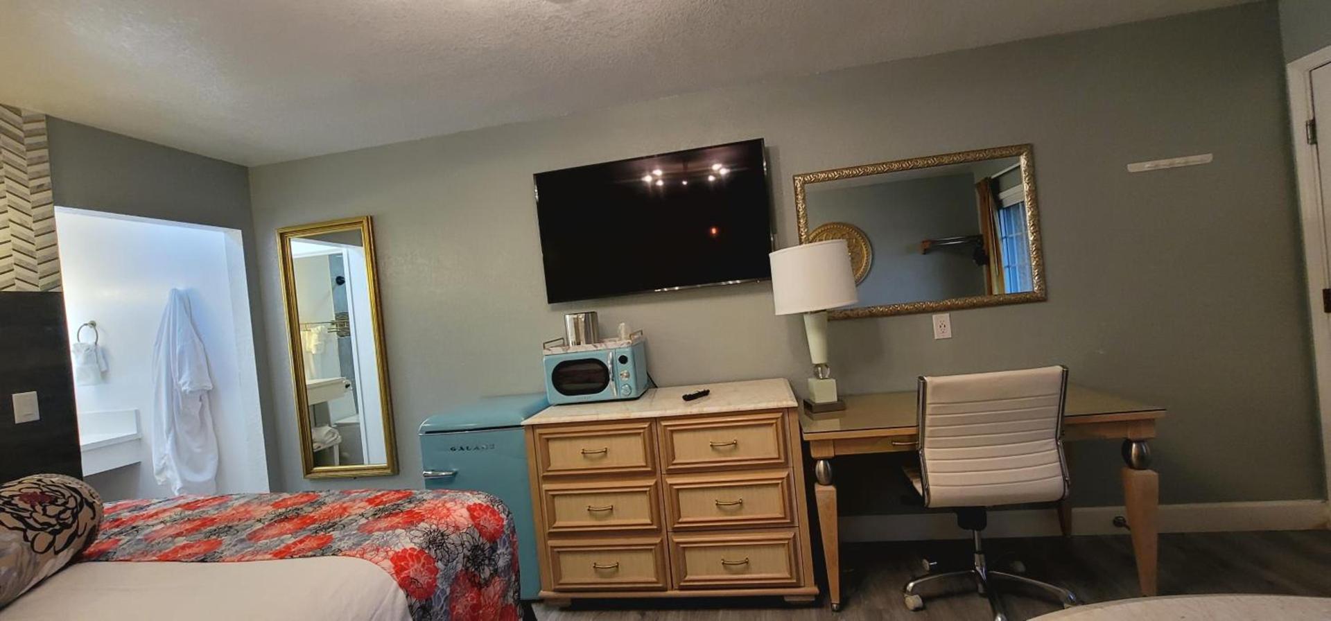 Dragonfly Inn & Suites photo 51
