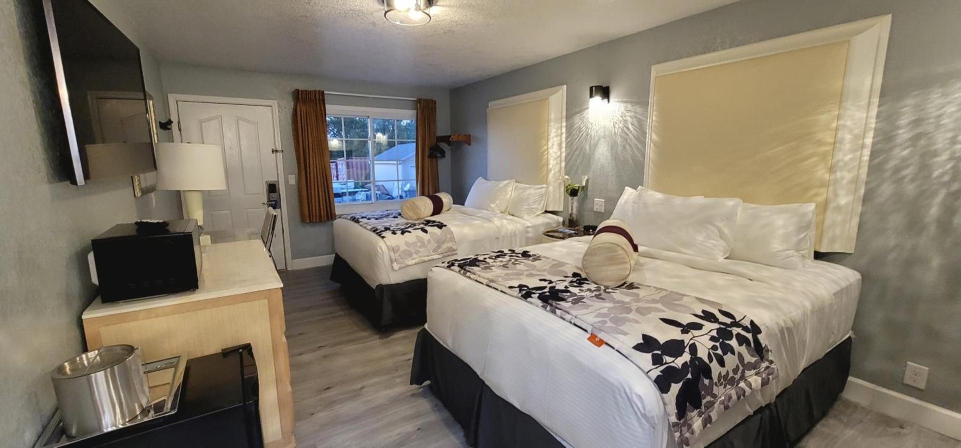 Dragonfly Inn & Suites photo 54