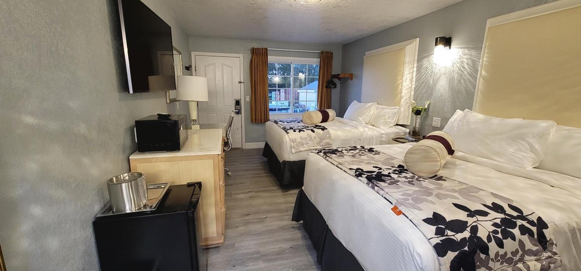 Dragonfly Inn & Suites photo 67