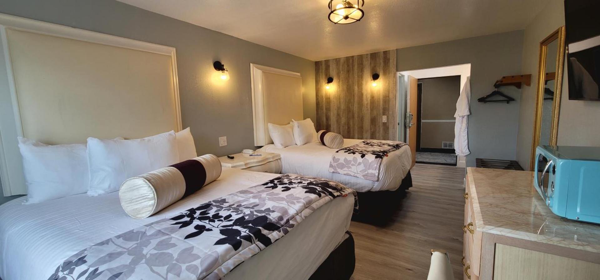 Dragonfly Inn & Suites photo 81