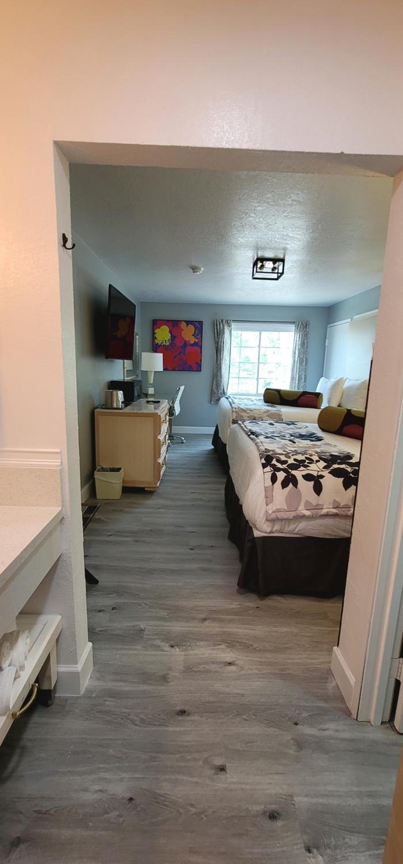 Dragonfly Inn & Suites photo 80