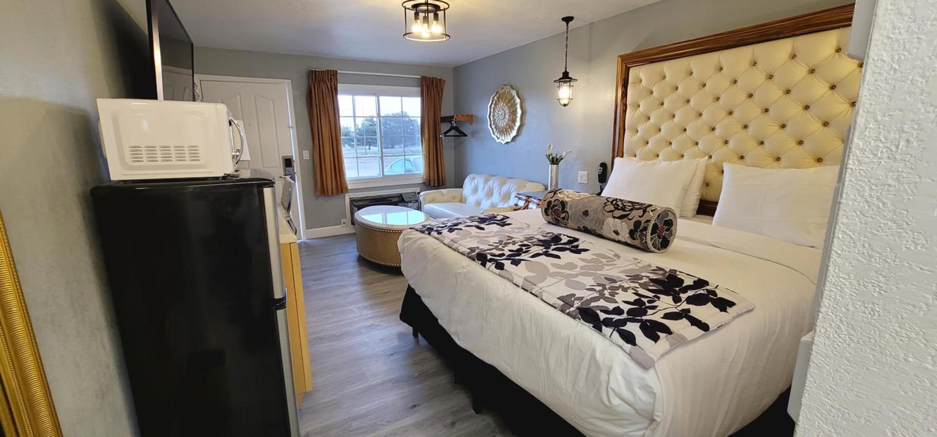 Dragonfly Inn & Suites photo 95