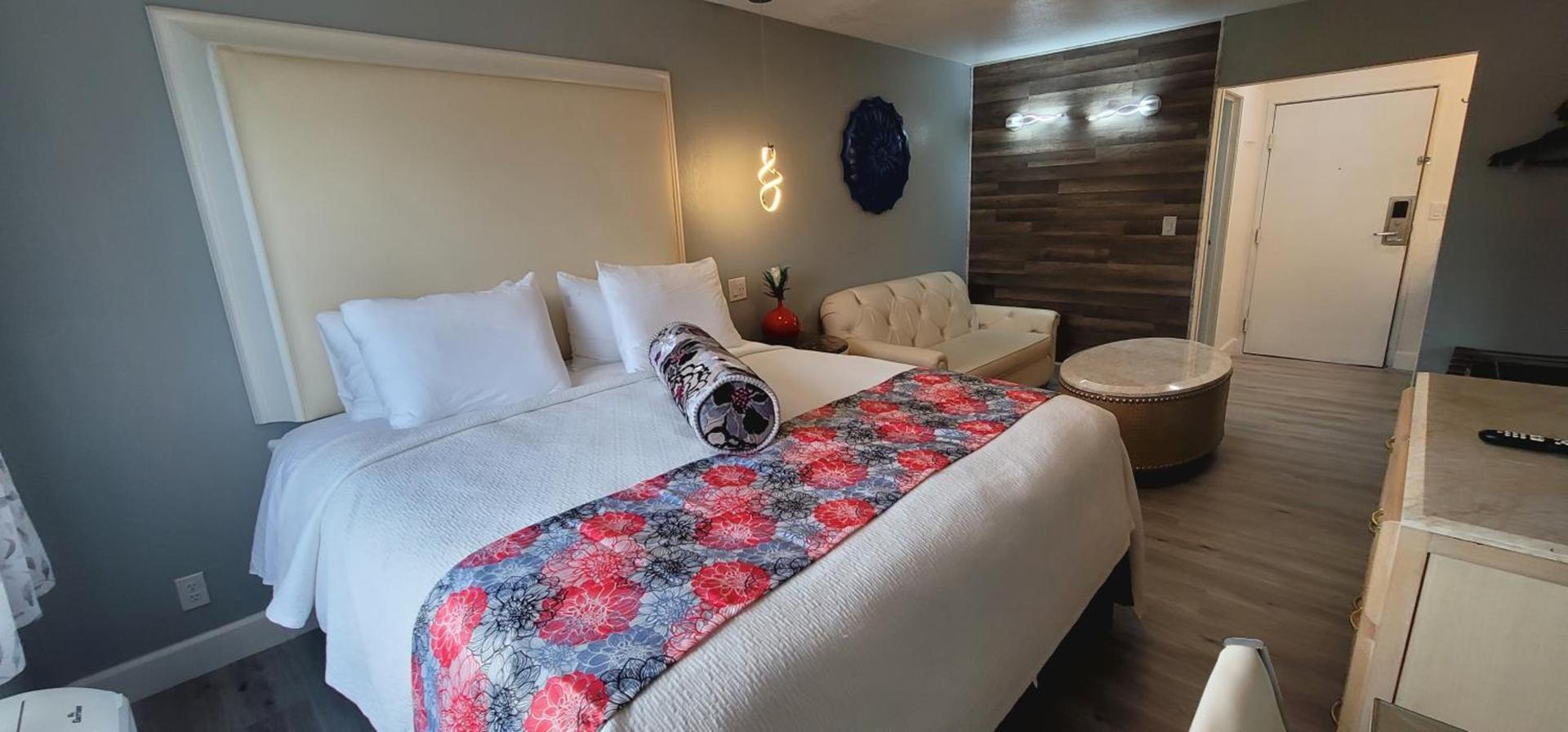 Dragonfly Inn & Suites photo 84