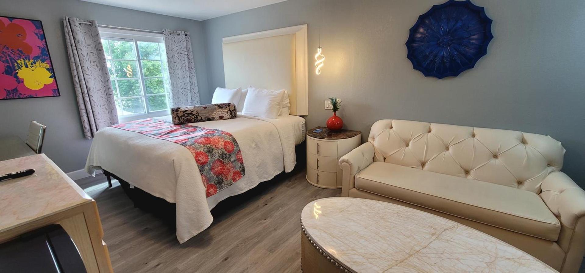Dragonfly Inn & Suites photo 83