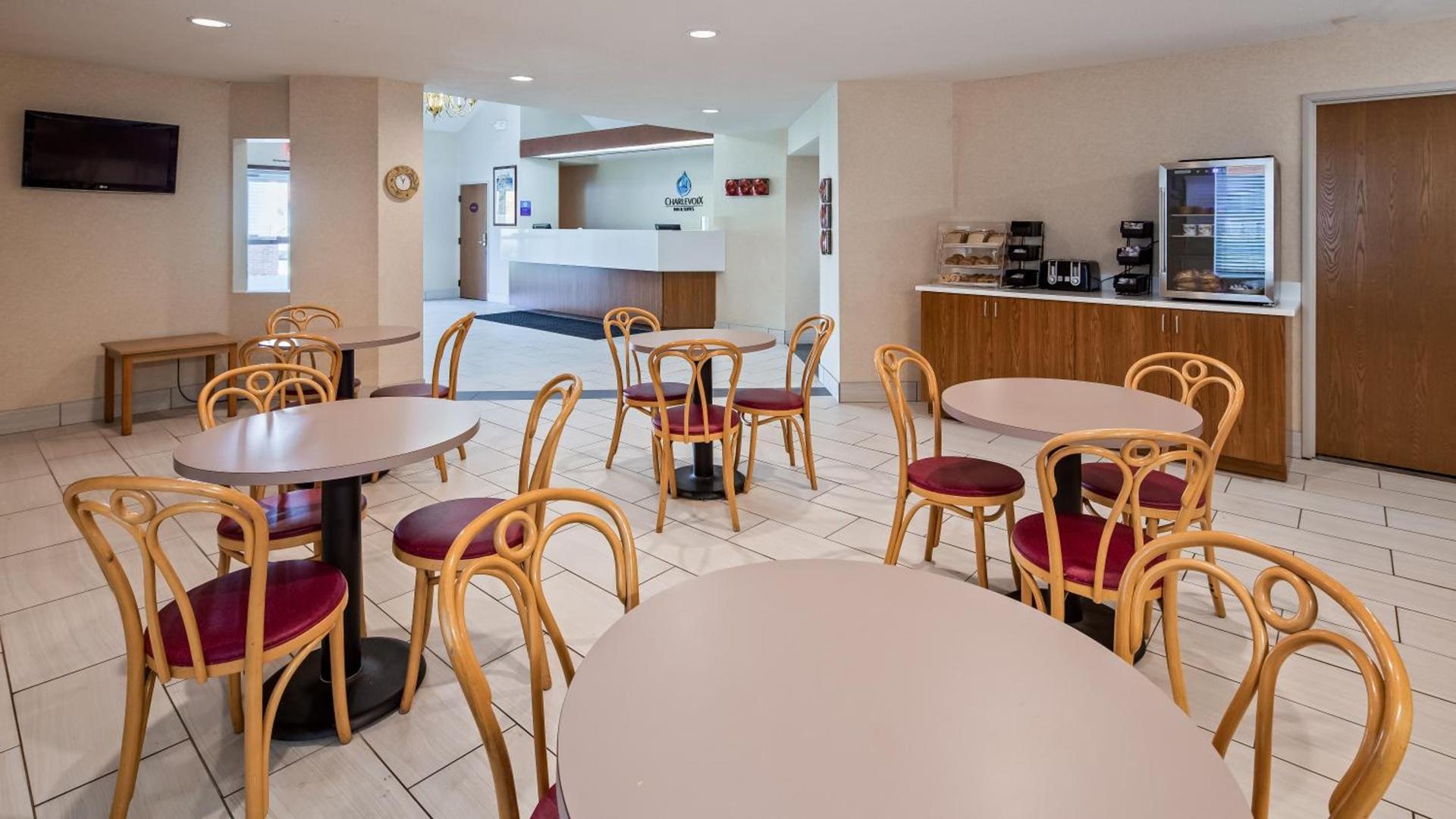 Charlevoix Inn & Suites SureStay Collection by Best Western photo 18