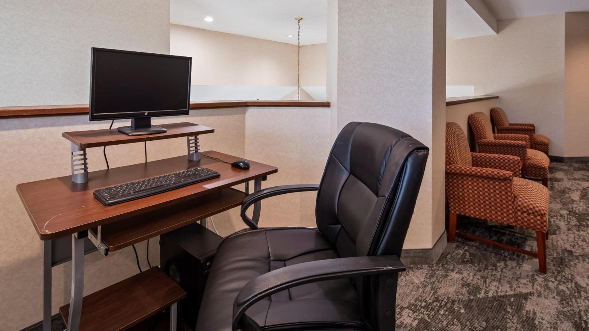 Charlevoix Inn & Suites SureStay Collection by Best Western photo 16