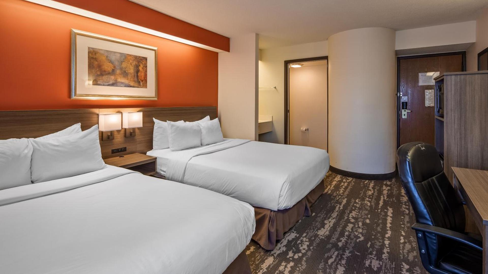 Charlevoix Inn & Suites SureStay Collection by Best Western photo 8