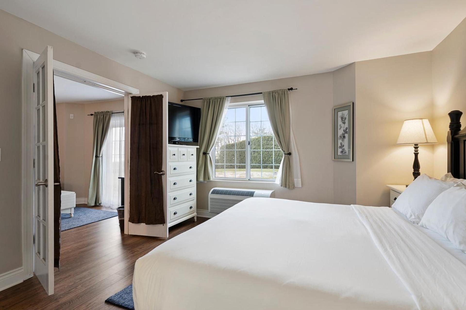 Charlevoix Inn & Suites SureStay Collection by Best Western photo 28