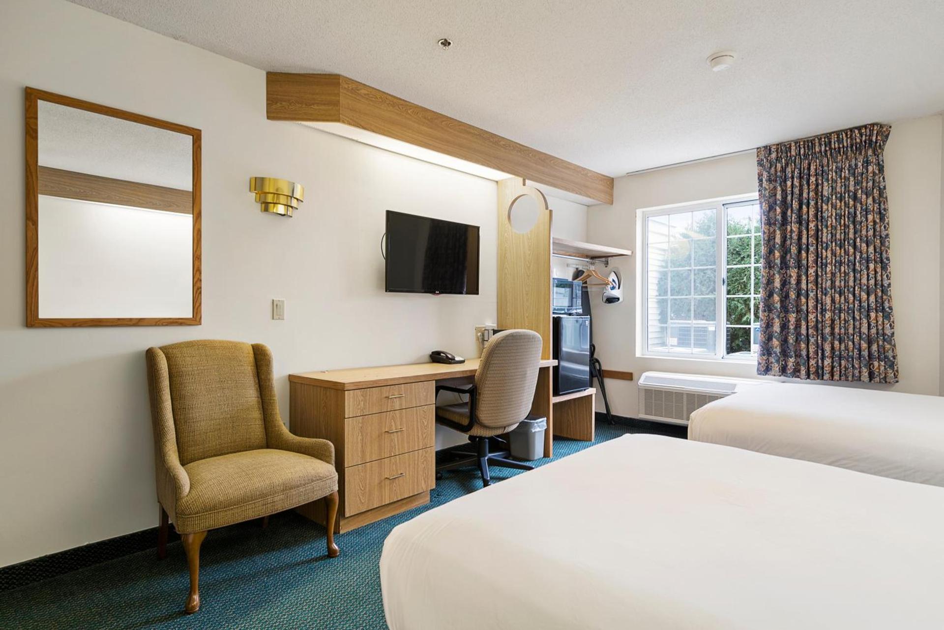 Charlevoix Inn & Suites SureStay Collection by Best Western photo 30