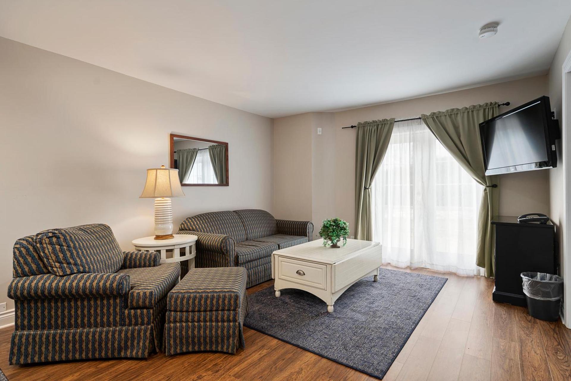 Charlevoix Inn & Suites SureStay Collection by Best Western photo 35