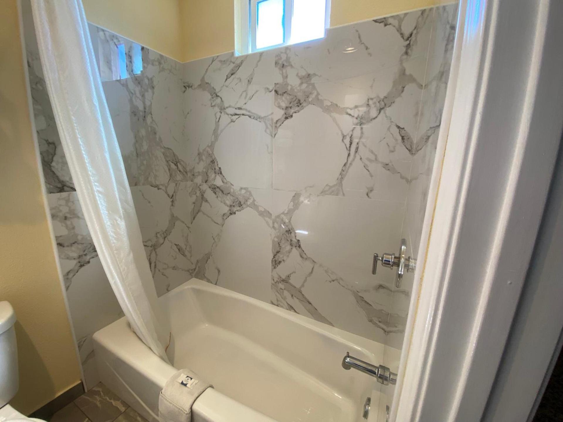 Beachway Inn photo 18