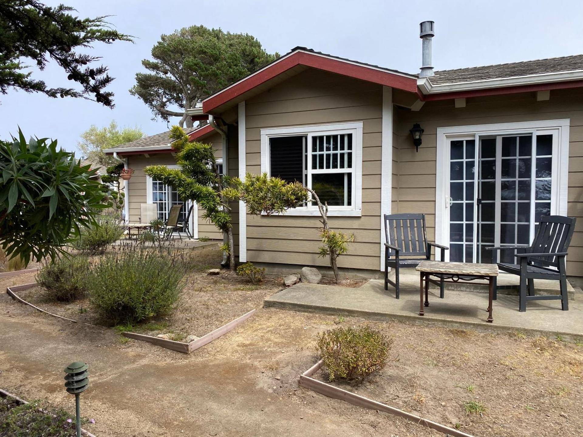 Bide-A-Wee Inn and Cottages photo 8
