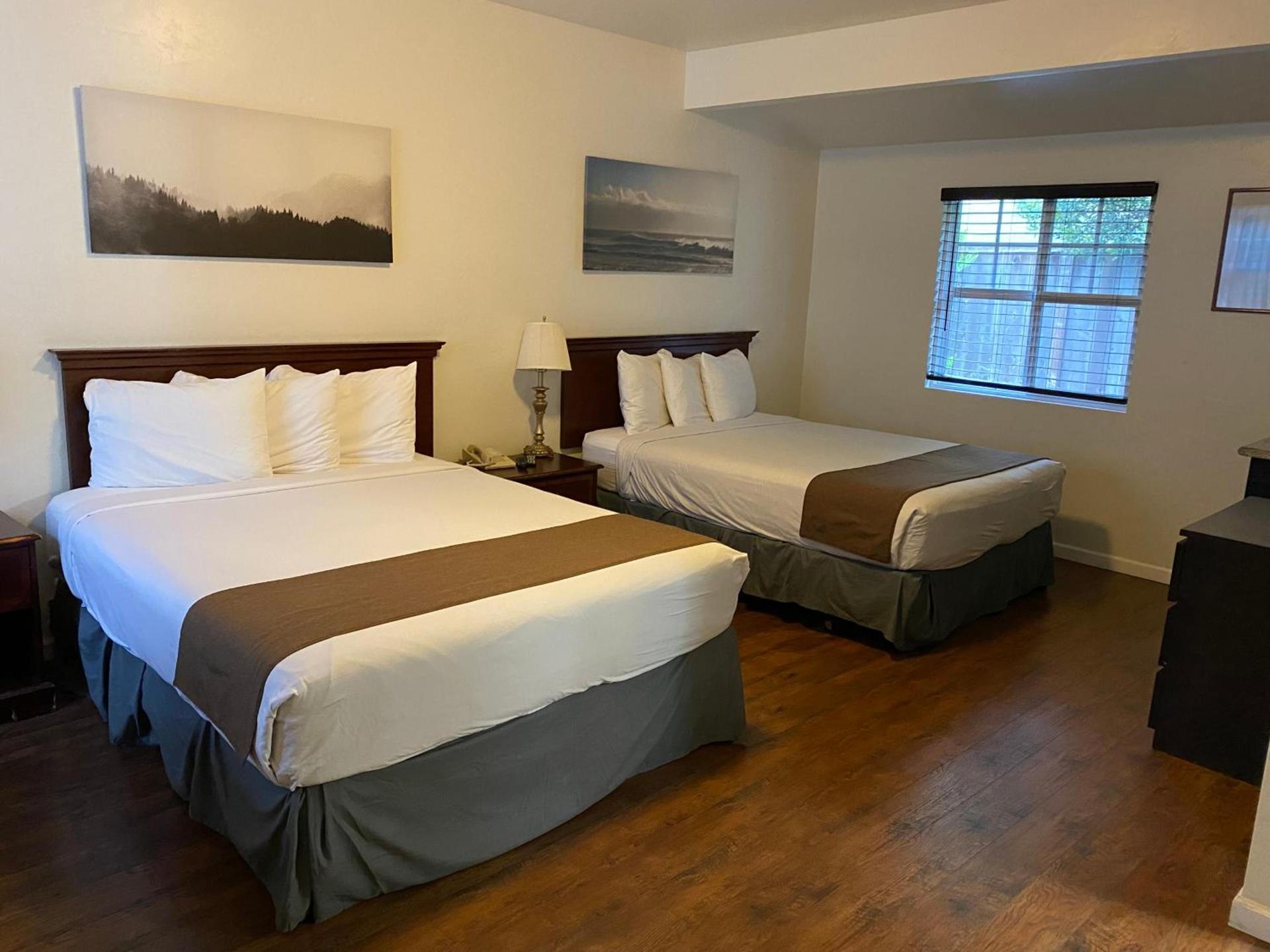 Bide-A-Wee Inn and Cottages photo 19