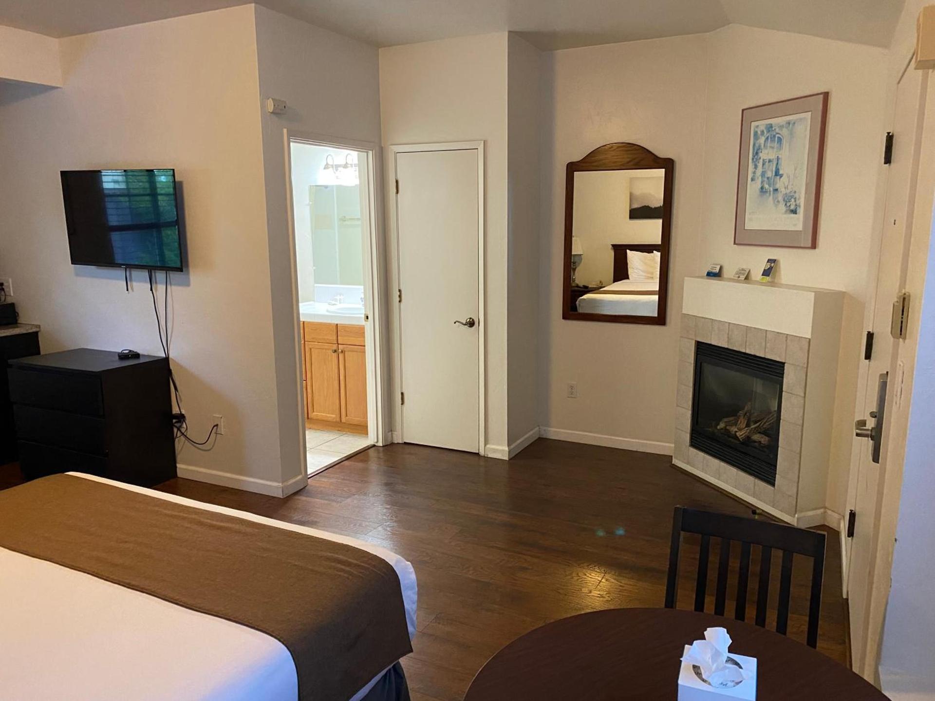 Bide-A-Wee Inn and Cottages photo 2