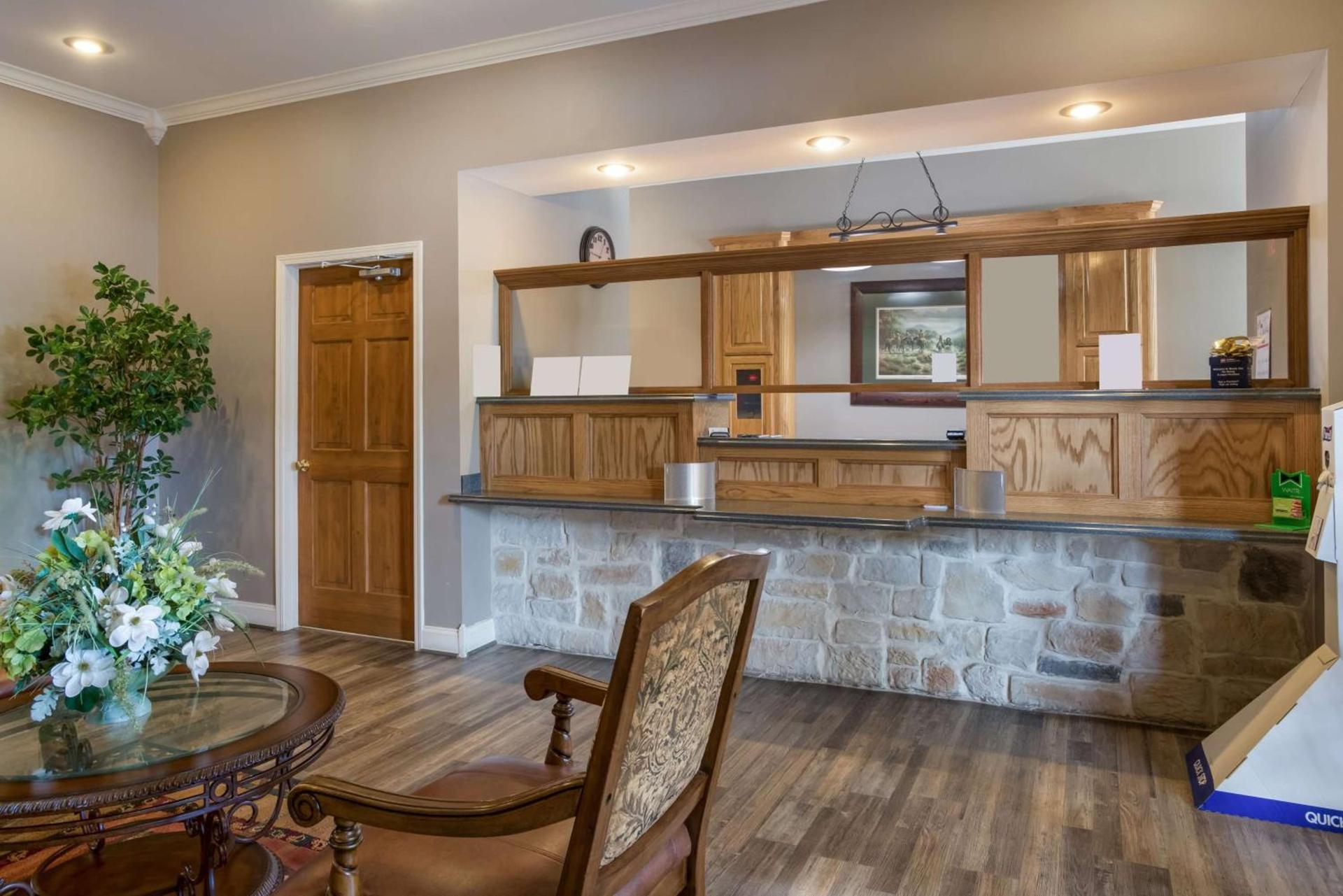 SureStay Hotel by Best Western Leesville photo 5