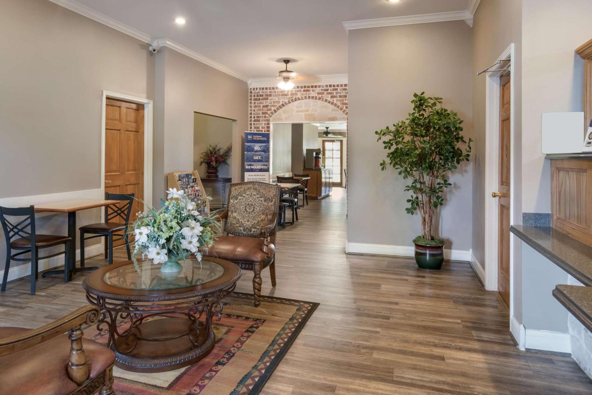 SureStay Hotel by Best Western Leesville photo 26