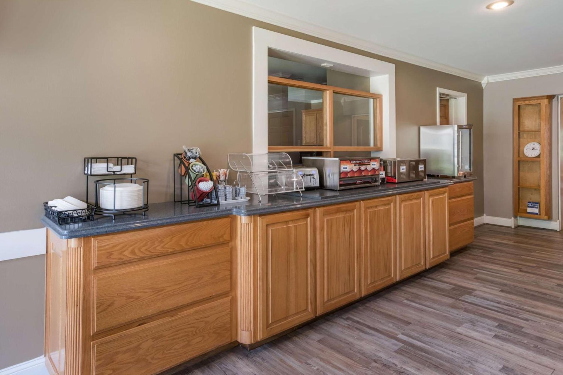 SureStay Hotel by Best Western Leesville photo 6