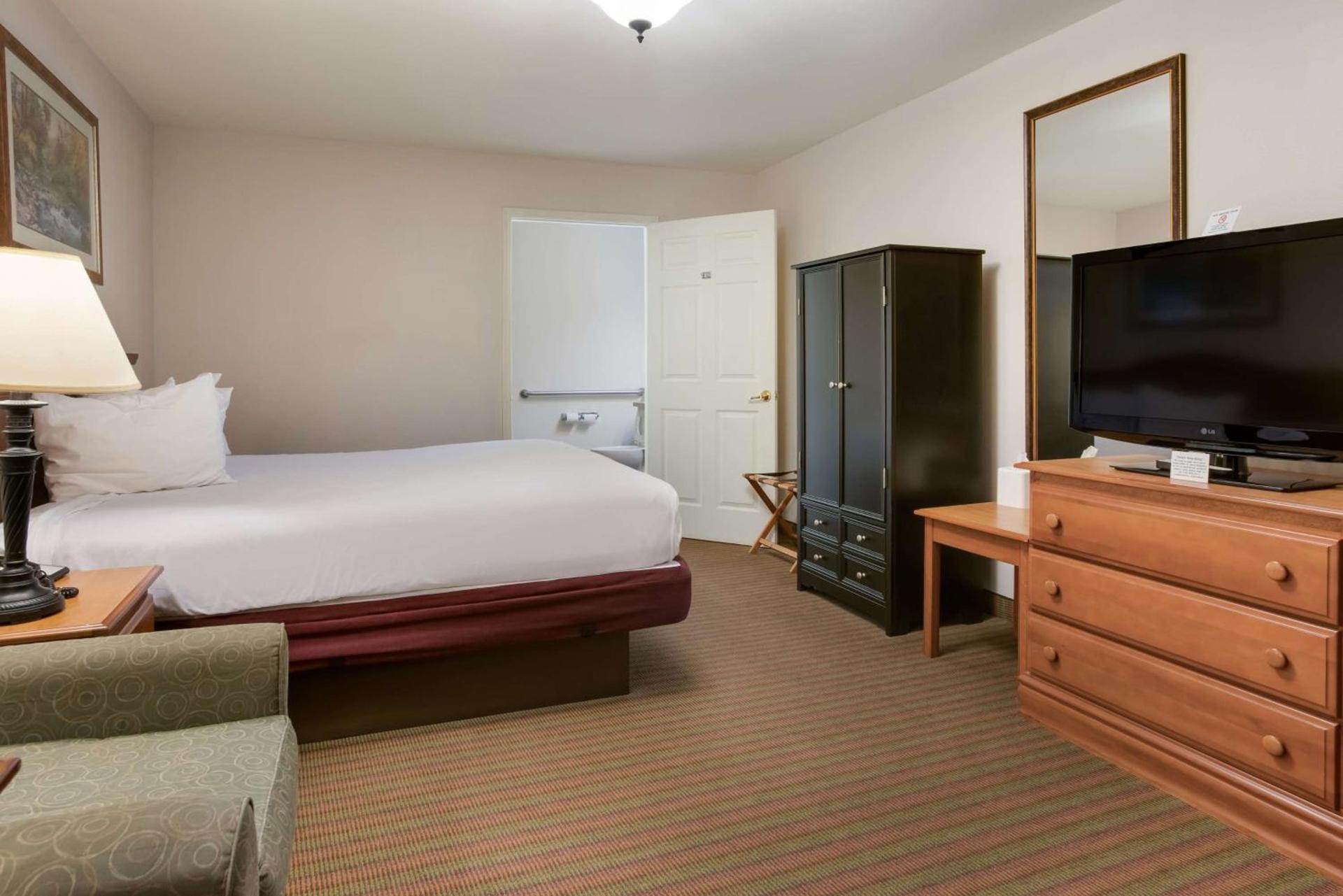 SureStay Hotel by Best Western Leesville photo 13