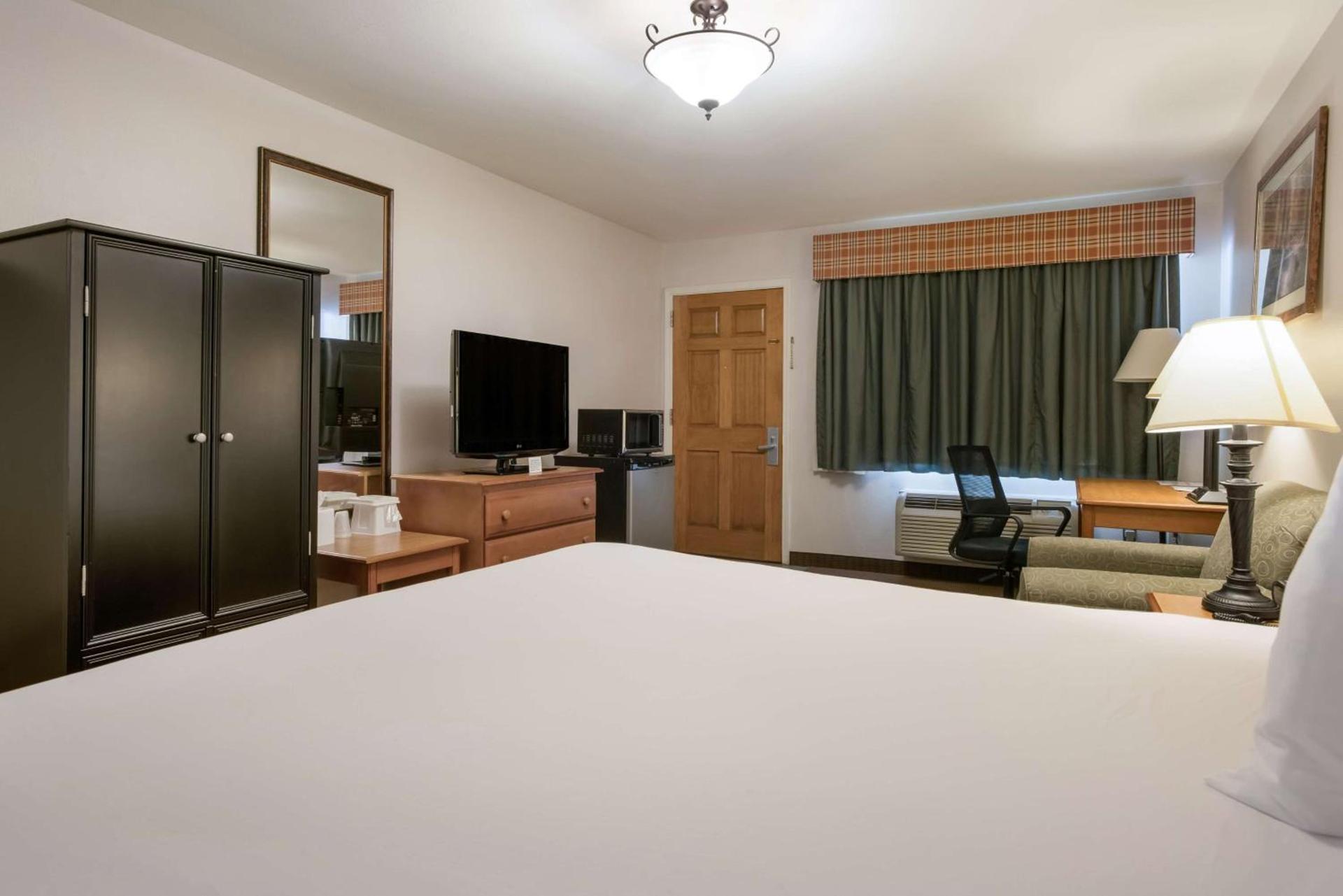 SureStay Hotel by Best Western Leesville photo 15