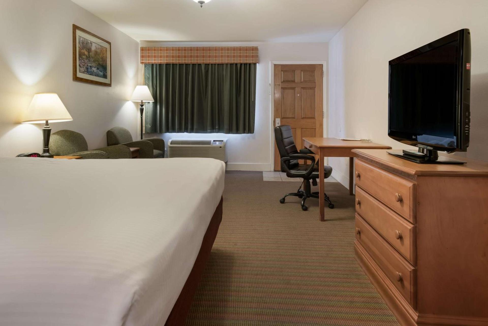 SureStay Hotel by Best Western Leesville photo 17