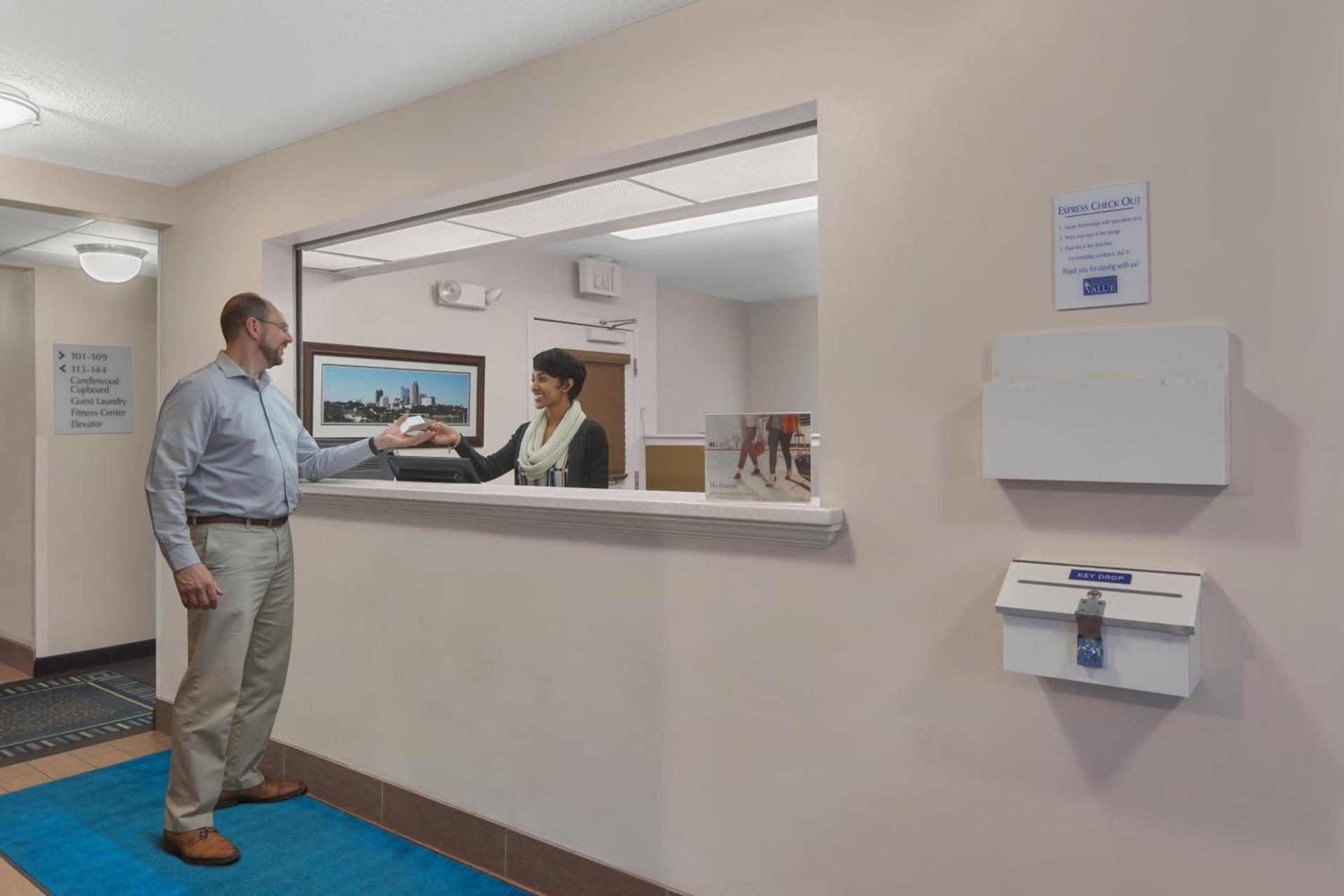 Candlewood Suites Raleigh Crabtree by IHG photo 4
