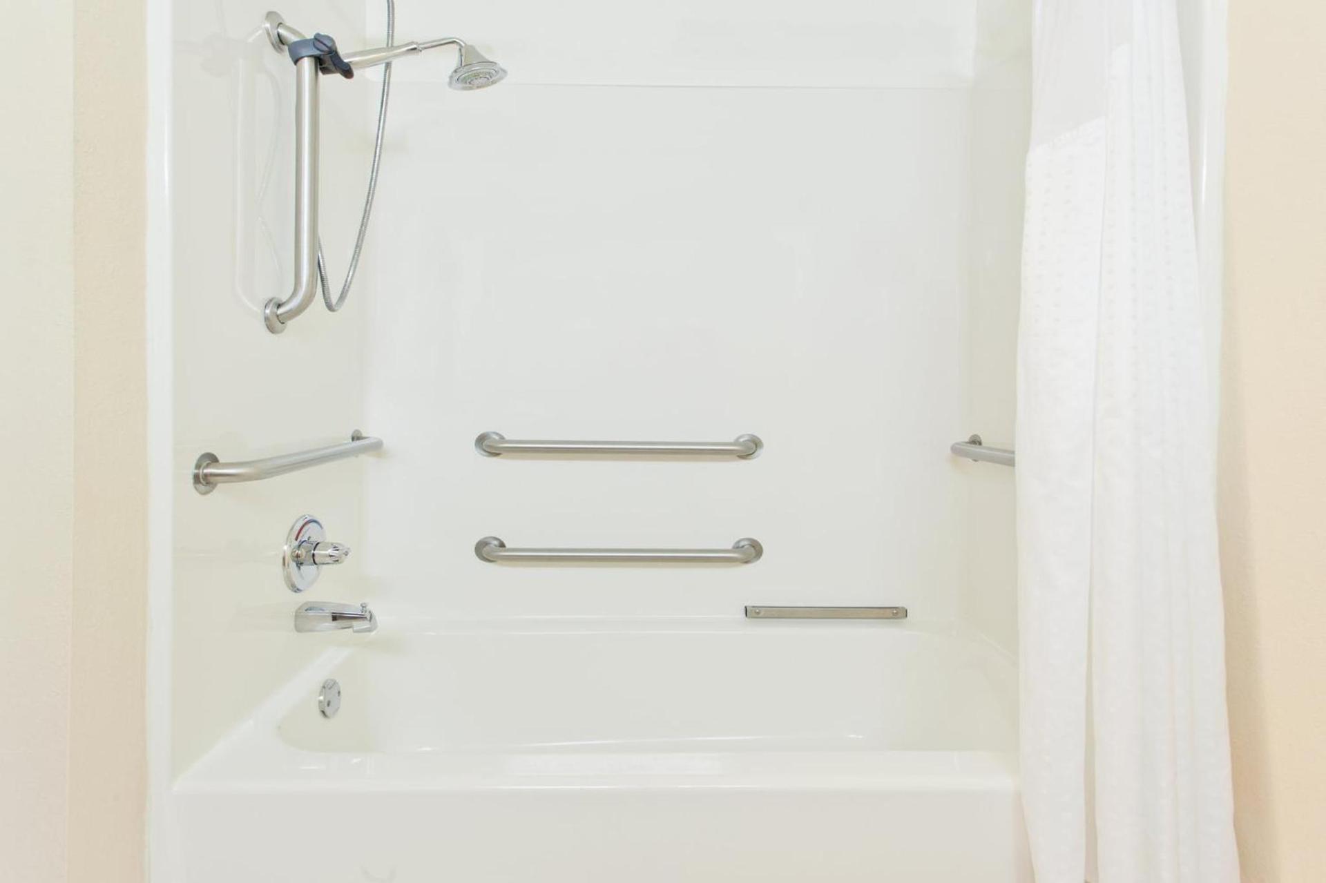 Holiday Inn Express by IHG photo 39