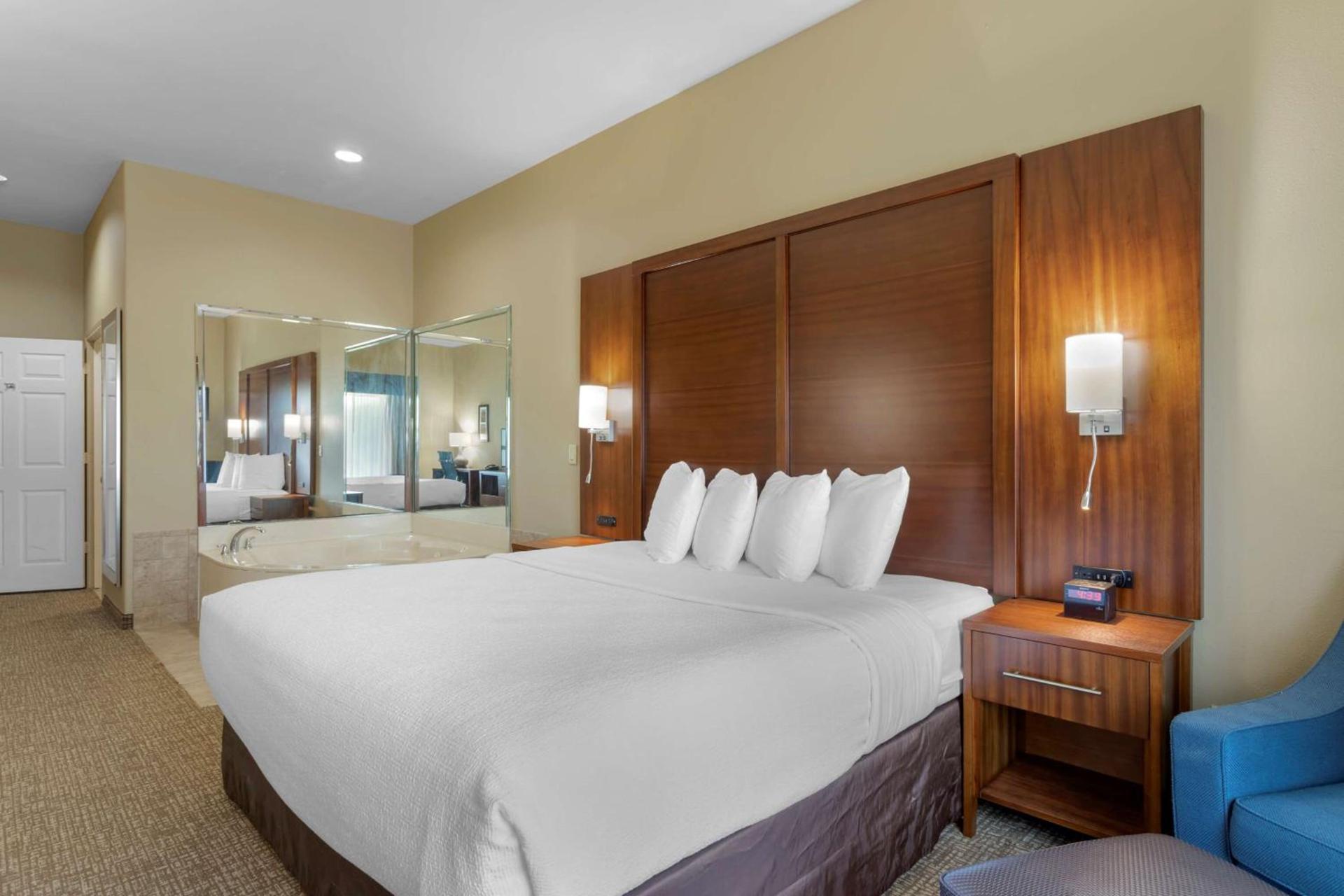 Best Western Texas City photo 13