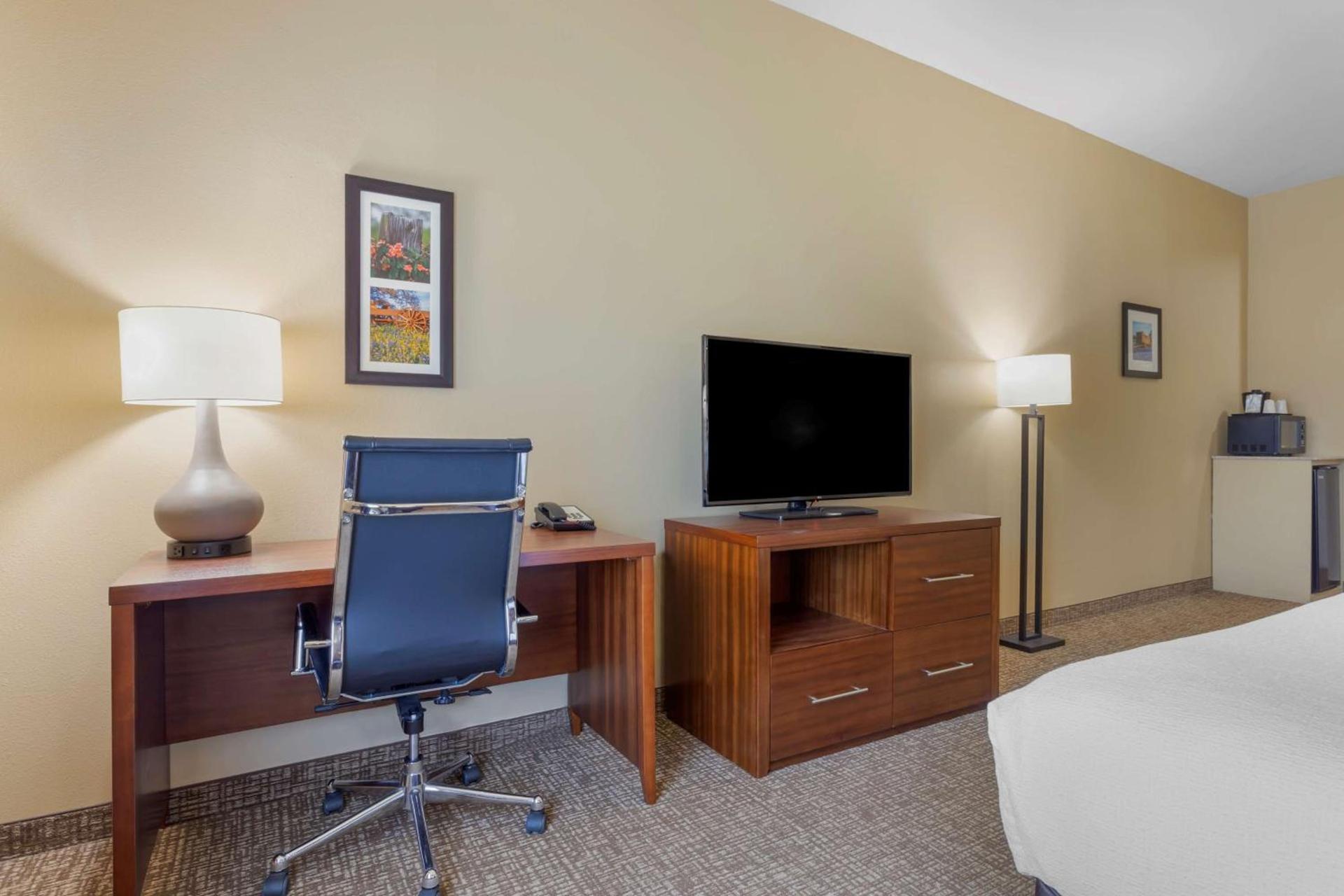 Best Western Texas City photo 14