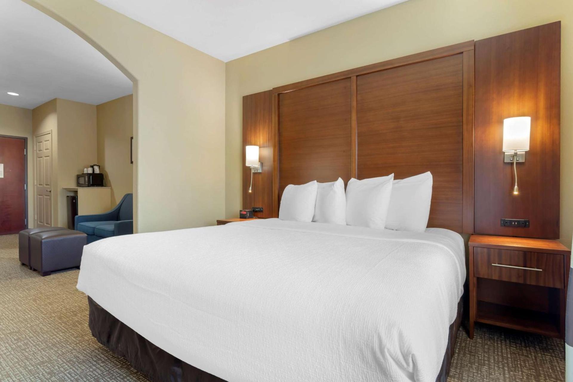 Best Western Texas City photo 16