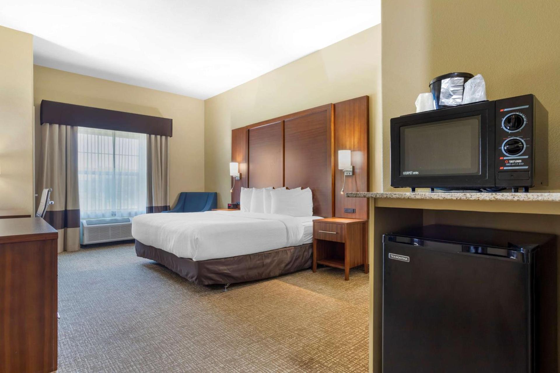 Best Western Texas City photo 19