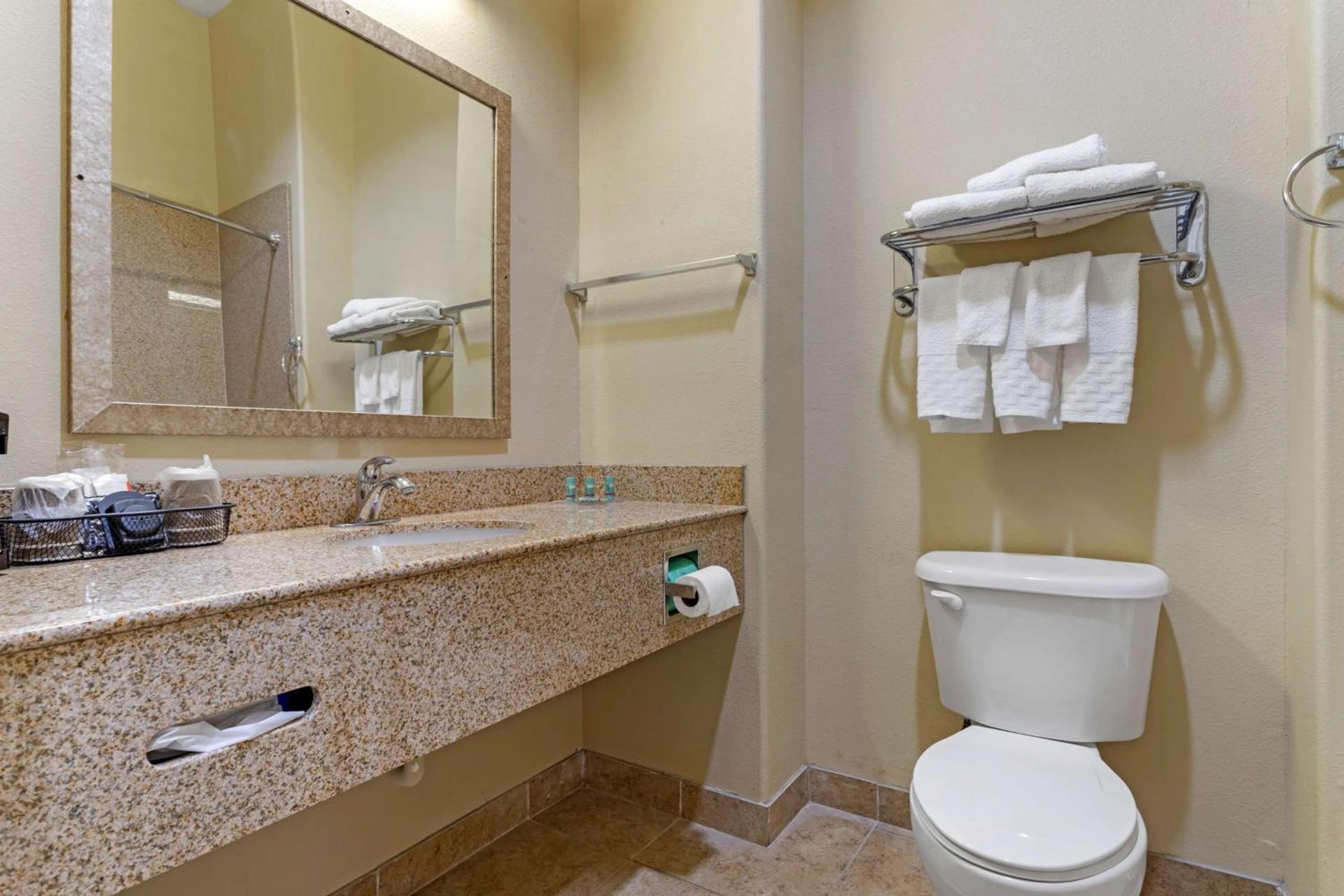 Best Western Texas City photo 15