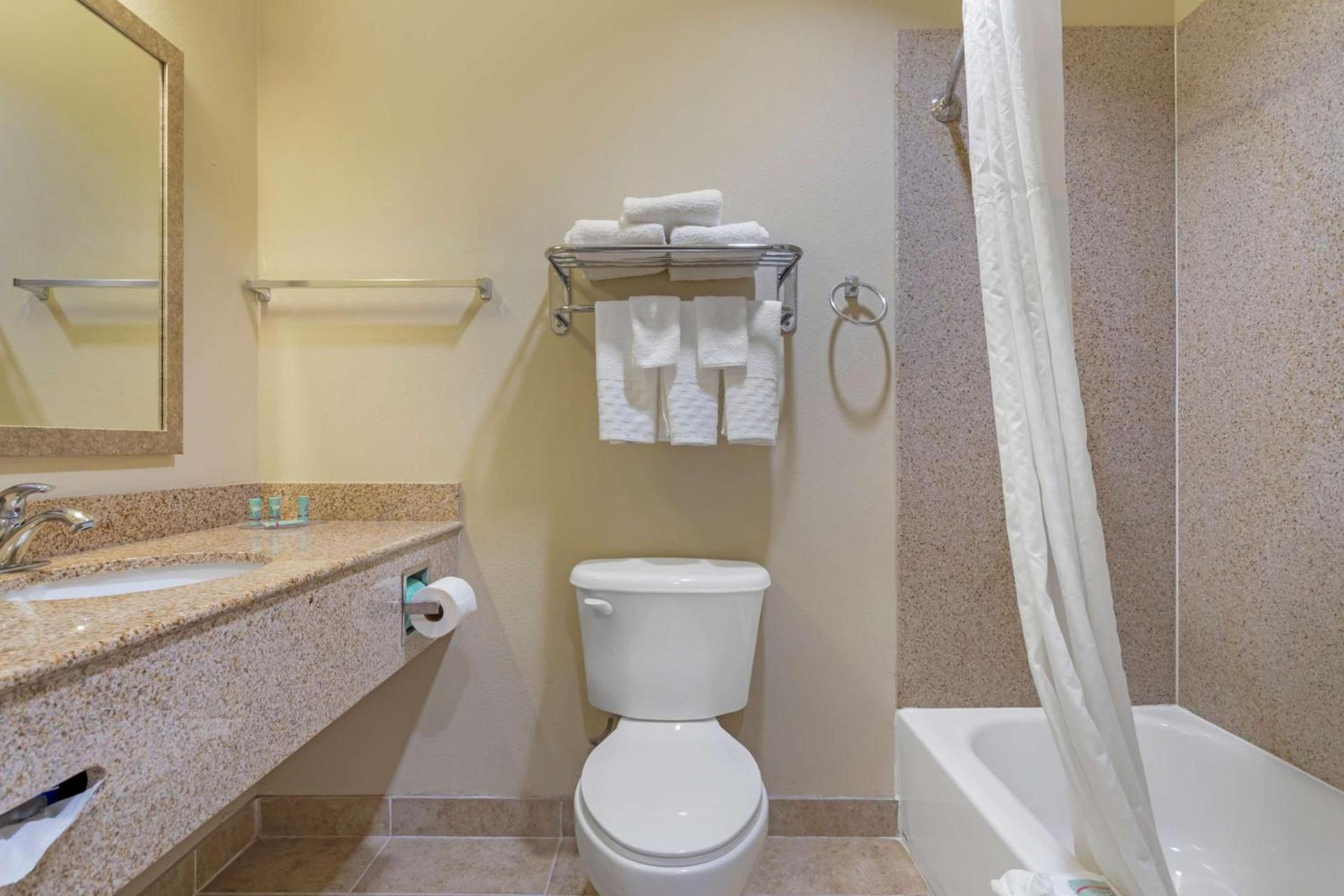 Best Western Texas City photo 9