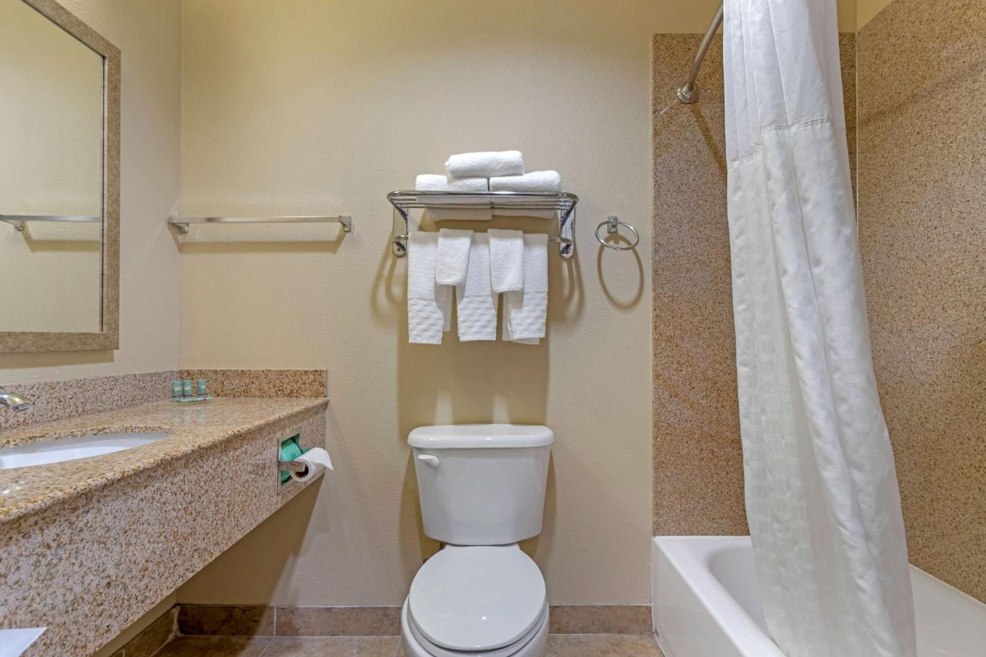 Best Western Texas City photo 12