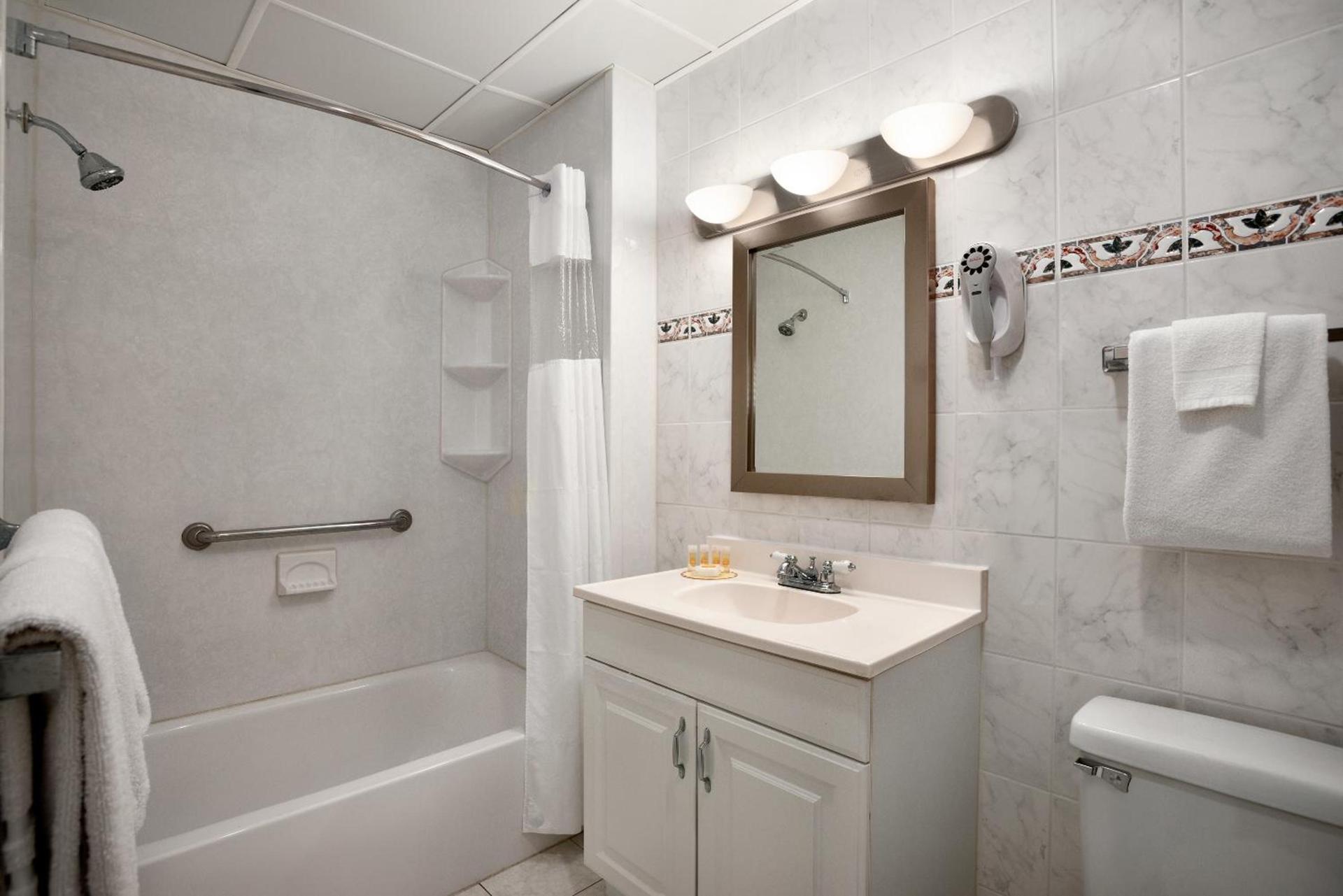 Days Inn by Wyndham Ocean City Oceanfront photo 96