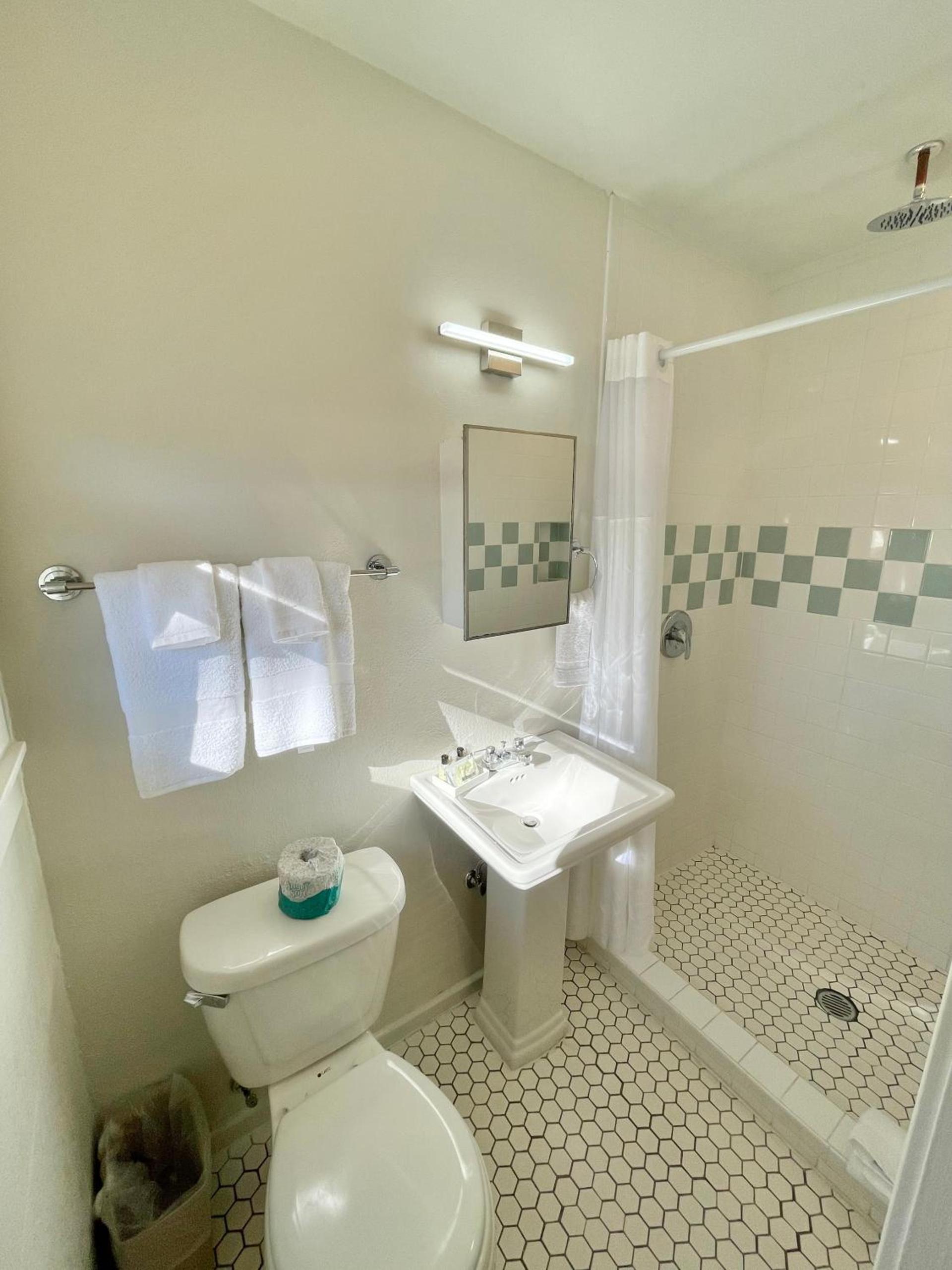 Frederick Motel photo 58